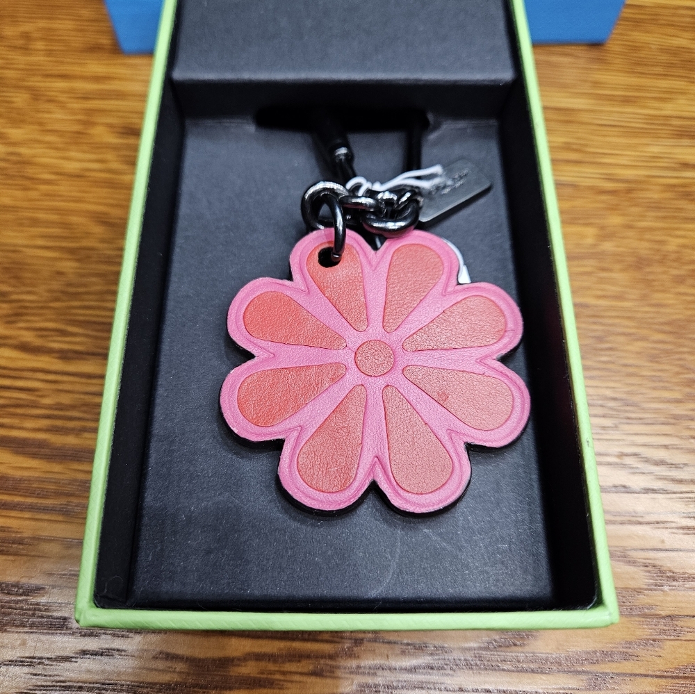 Coach Dahlia Flower Bag Charm NIB - Picture 3 of 6